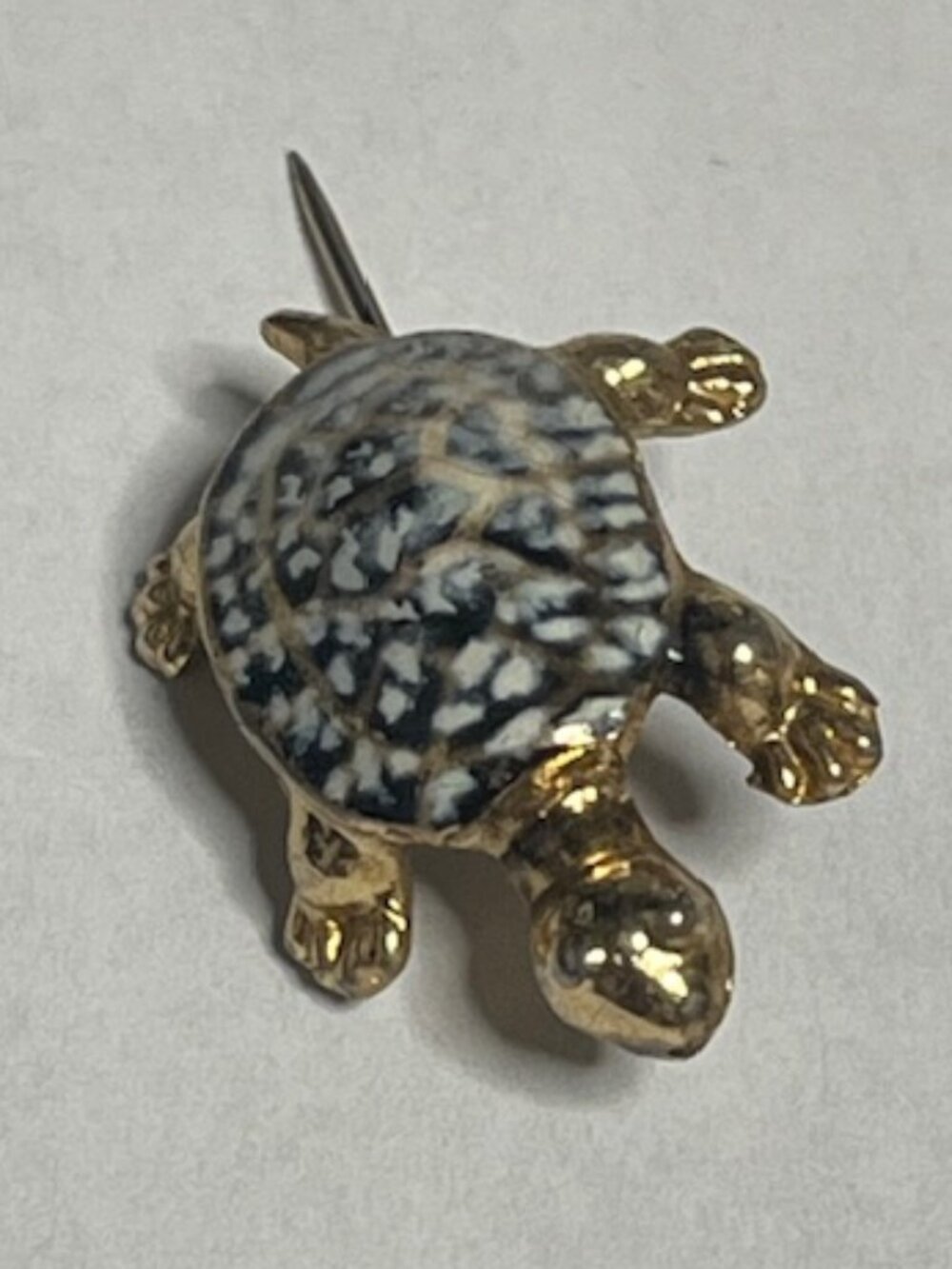 VTG Enamel Shelled Gold Tone Turtle Hat Vest Lapel Bag Costume Pin 1"x.75"